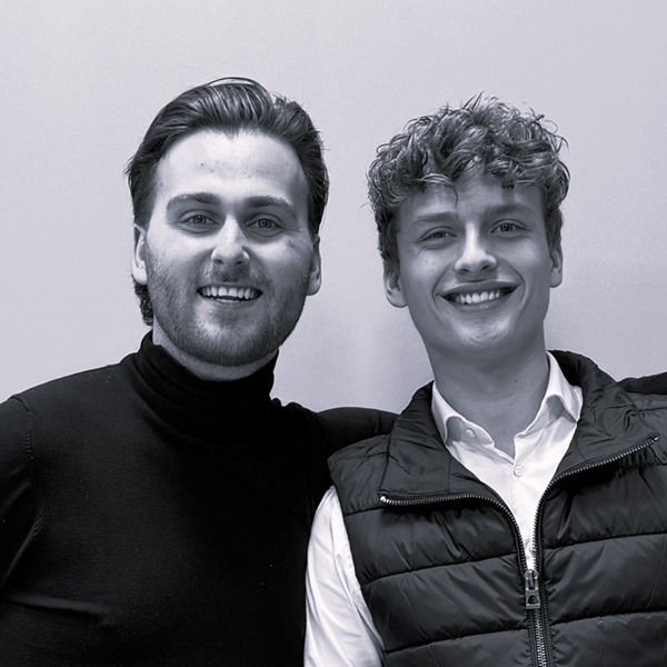 Klantenservice en Websitebeheer bij Troonz: De Toewijding van Leendert en Luca